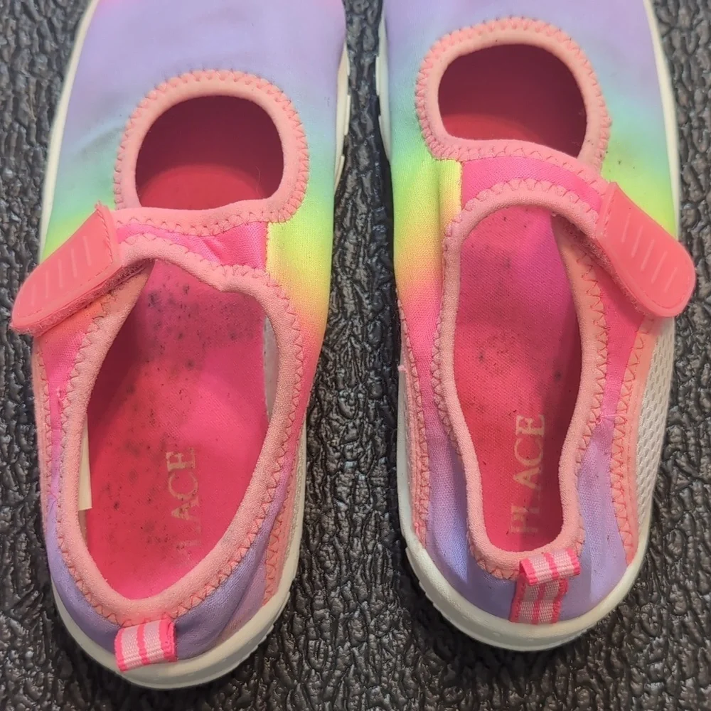 Children's Place Rainbow Water Shoes